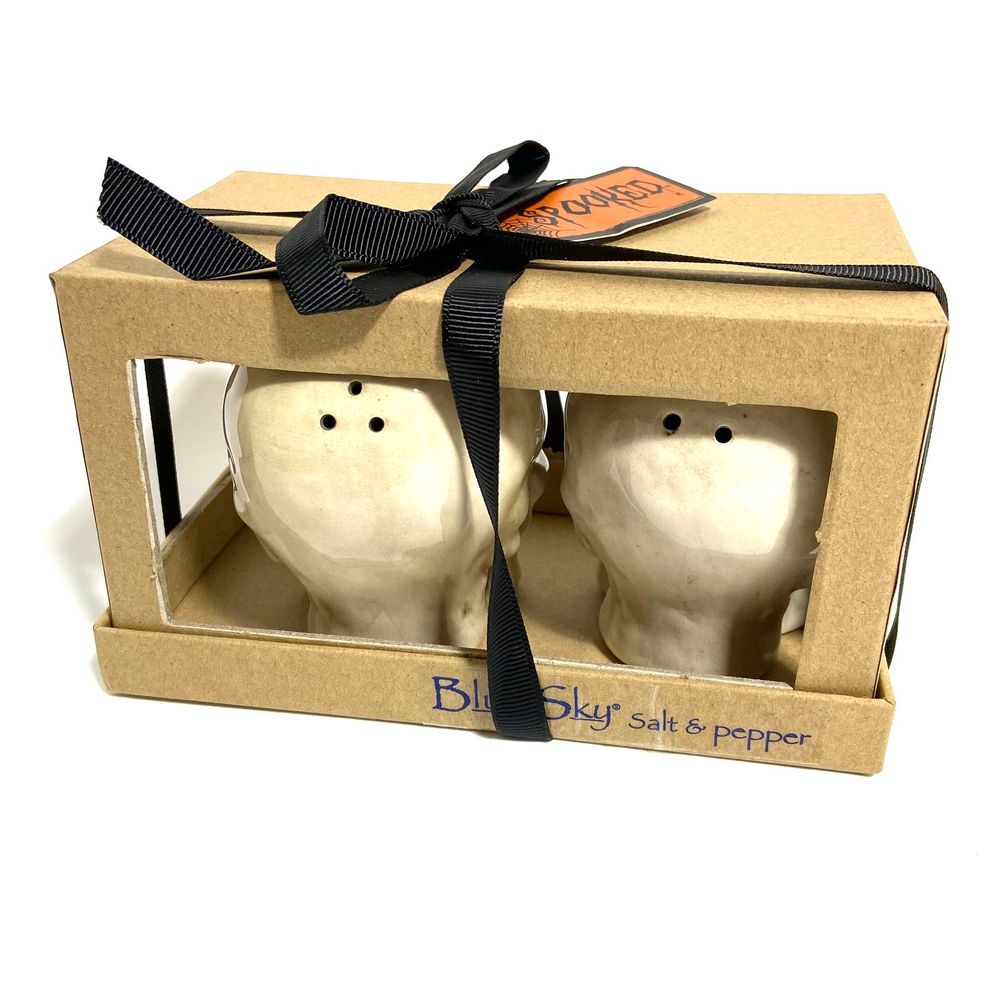 Skull Salt Pepper Shakers Blue Sky Halloween NEW - Picture 2 of 13